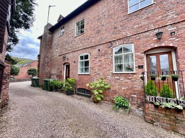 Click the photo for more details of Worcester Road, Ledbury, Herefordshire