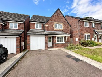 Click the photo for more details of Mantella Drive, Hereford