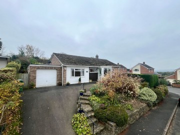 Click the photo for more details of Knapp Close, Ledbury, Herefordshire