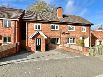 Click the photo for more details of Hunderton Avenue, Hereford