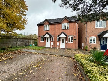 Click the photo for more details of Hasnett Road, Ledbury, Herefordshire