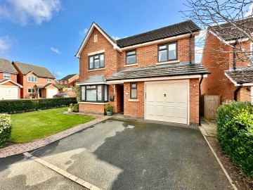 Click the photo for more details of Hazle Close, Ledbury, Herefordshire